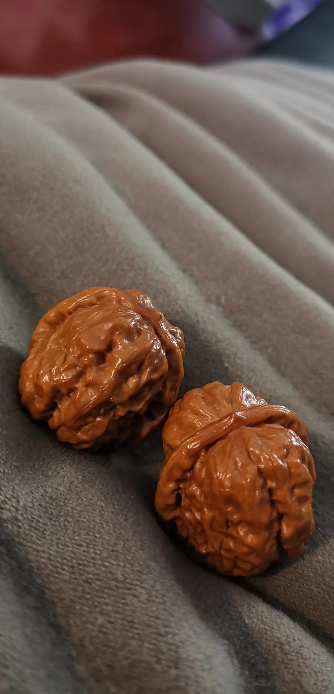 文玩核桃用硬纳米还是软纳米刷,文玩手盘和机盘核桃的差距