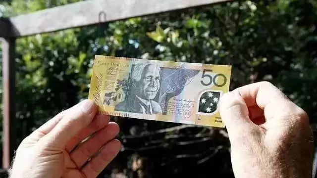 万张假钞泛滥澳洲,华人深受其害!教你如何辨别澳洲钞票真伪
