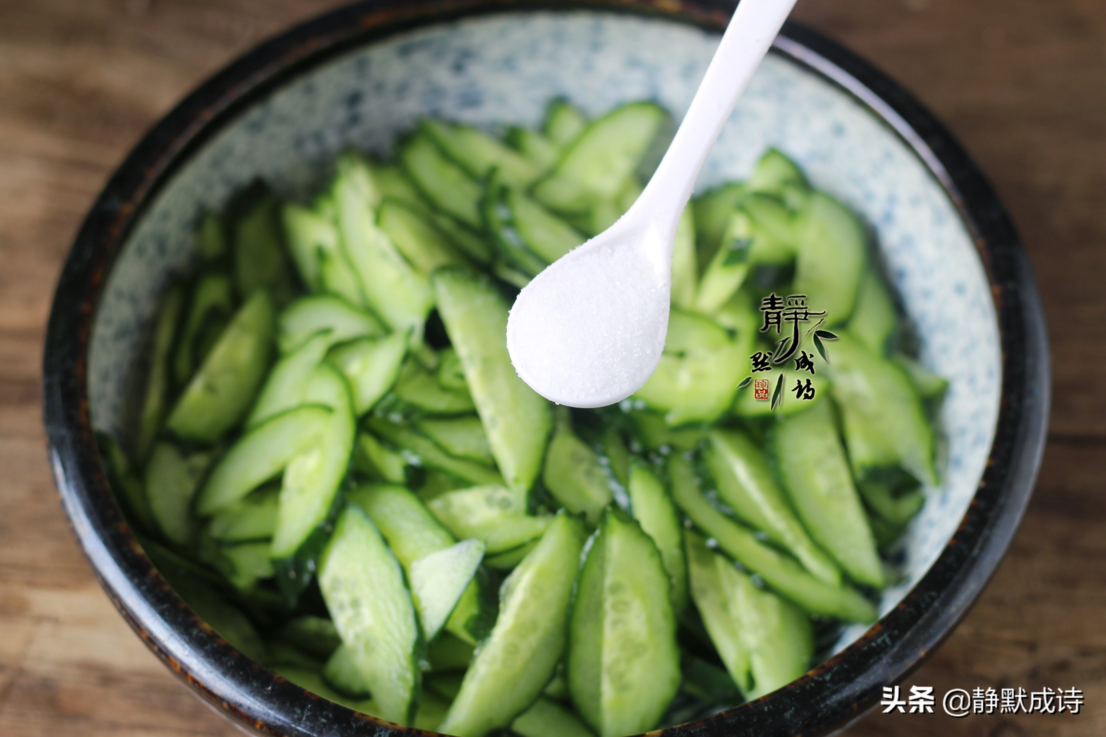 黄瓜炒鸡蛋要不要先把黄瓜用盐腌,黄瓜炒鸡蛋为啥黄瓜不入味