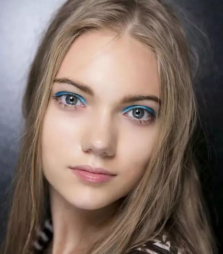 化妆视频画巴啦啦小魔仙的妆容,巴啦啦小魔仙眼线笔