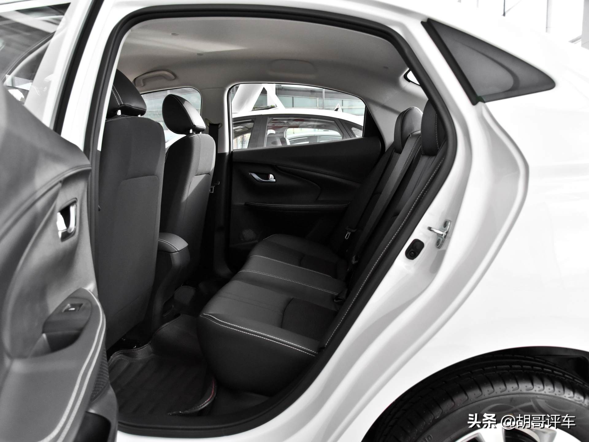 1.4l排量动力油耗,长安悦翔1.3排量的车油耗多少