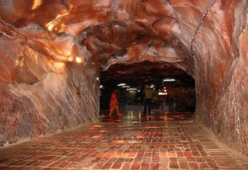 在中国3块钱买入,转手3万卖给中国游客,商贩:冤大头真多