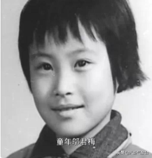 邬君梅近照风情万种,邬君梅坦言当过小三