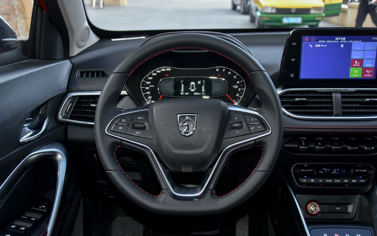 这款小型suv才是实用主义信赖首选,13万元预算买这款suv很靠谱