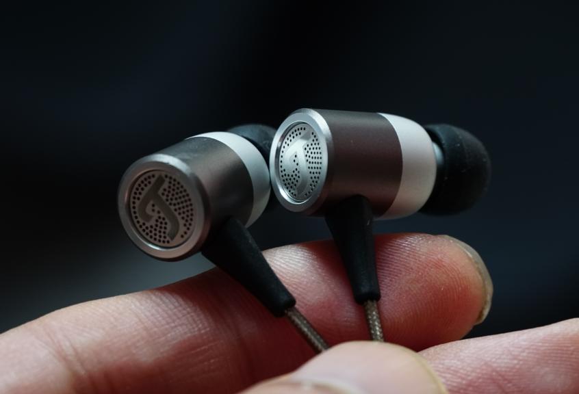 森海塞尔百元耳机跟千元耳机对比,同等价位森海塞尔和sony