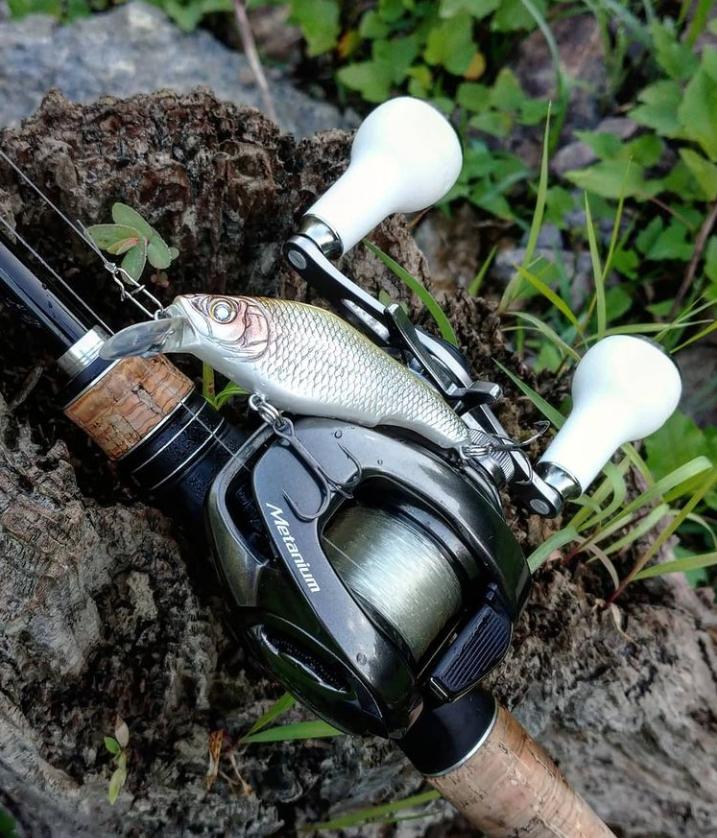 路亚怎么选择鱼轮的大小,路亚新手入门如何选竿选轮