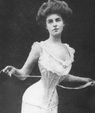 子宫下垂内脏下垂,网红束腰导致内脏下垂