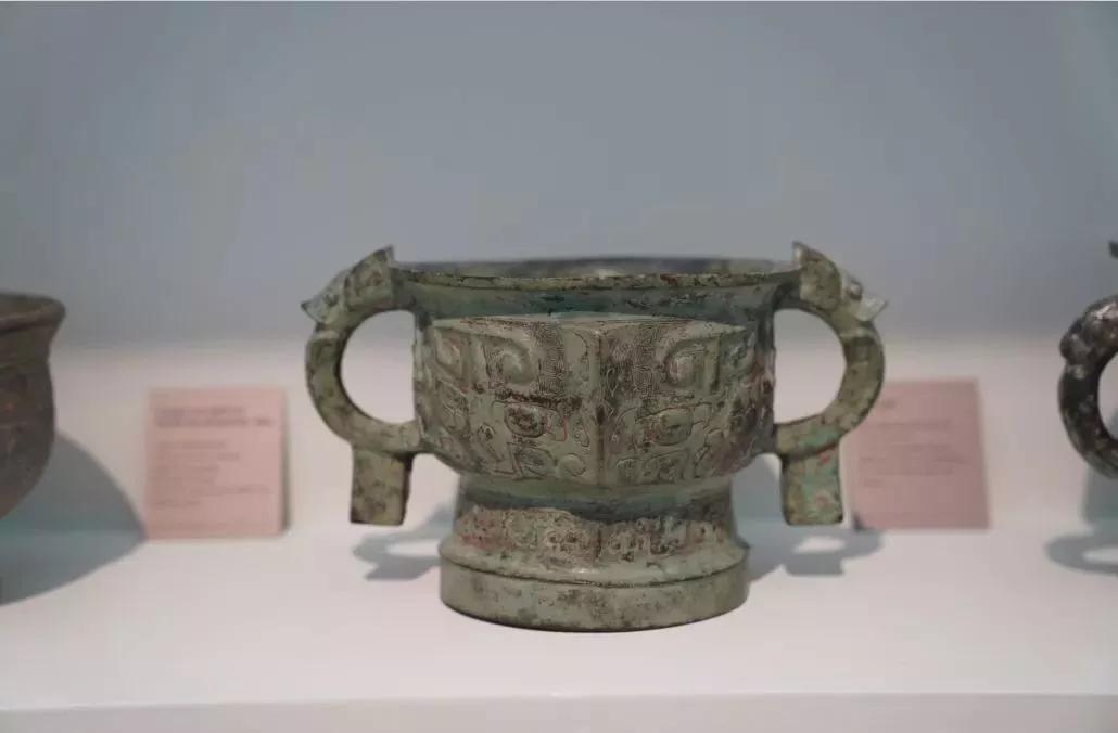 法国博物馆里有中国瓷器,法国卢浮宫博物馆中国文物多少