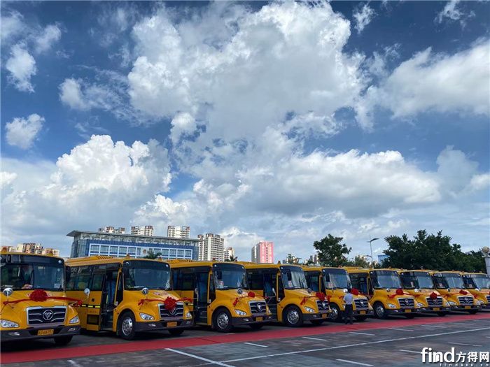 批量健康校车交付广东江门！谁家车？