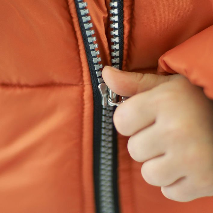 衣服缩水了拉链弯曲怎么恢复原样,衣服拉链有点卡怎么修补小妙招