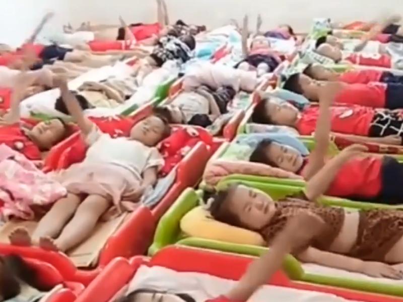 幼儿园睡着了的小朋友举手,睡着的小朋友举手原版