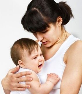 新生婴儿晚上哭闹是什么原因,新生儿晚上哭闹的原因