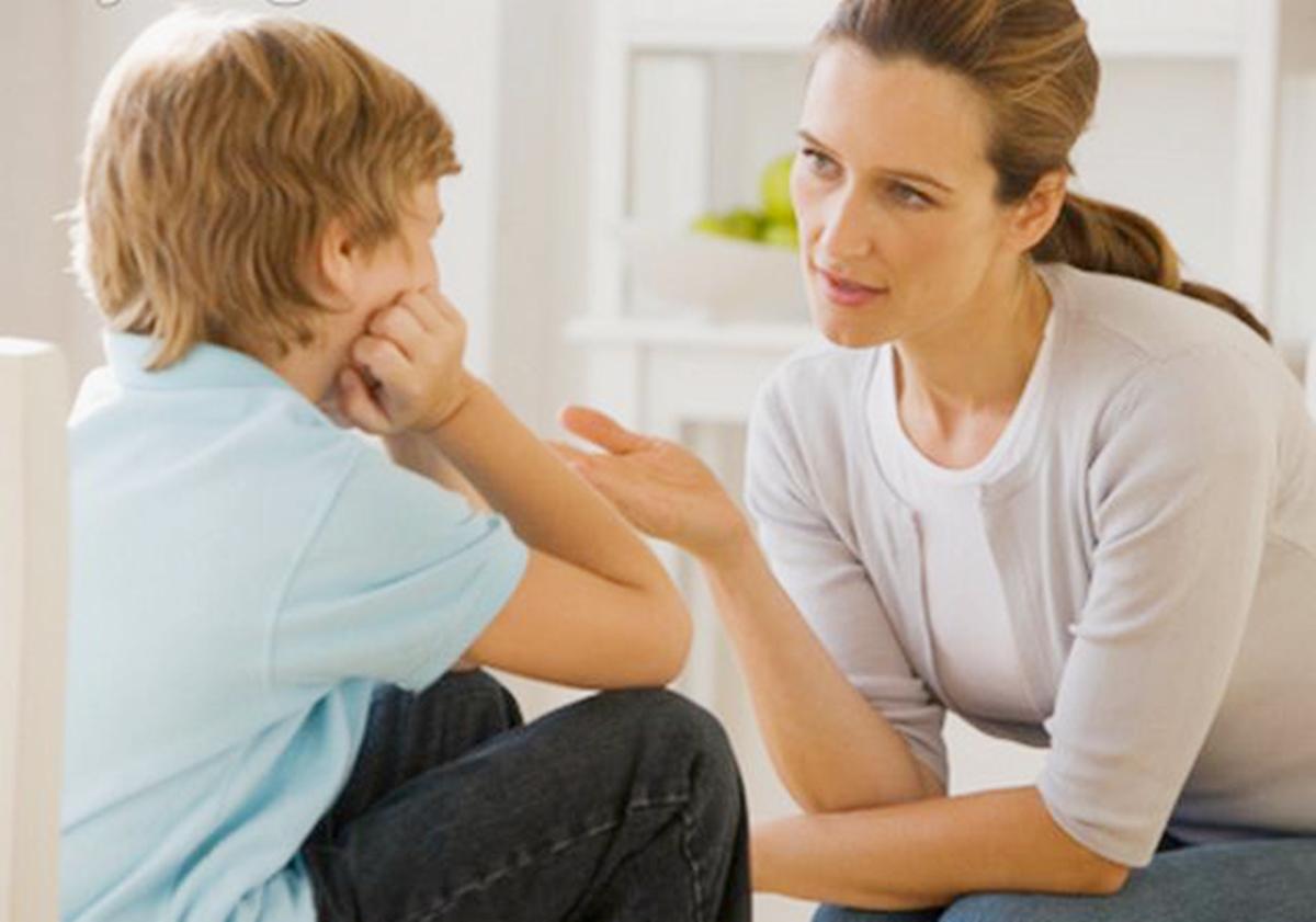 12岁女孩总被男孩欺负怎么办,女孩被男孩欺负妈妈高情商