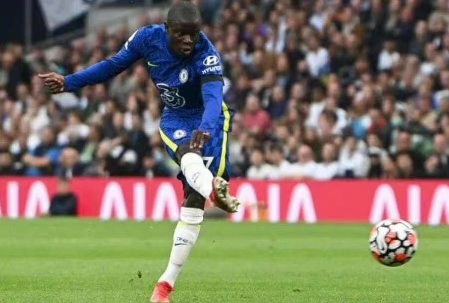 蓝军“倒车”传统撞碎白鹿巷