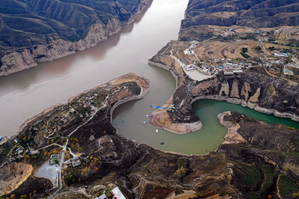 女娲抟黄土造人是哪一篇,女娲抟土造人的地方