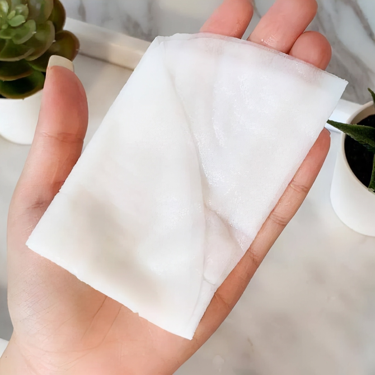 为什么同样的面膜有的人干得快,为什么美容院敷面膜效果好呢