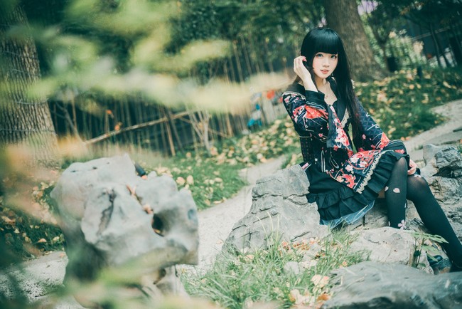 白衬衫紫色头发的二次元cosplay,最近火的cosplay二次元