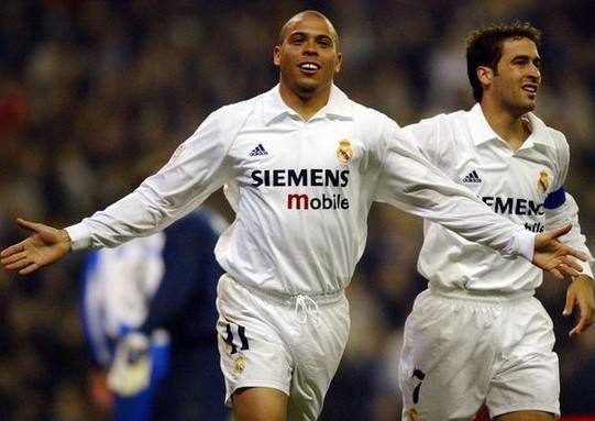 足球迷踪步过人,胡广明钟摆式过人