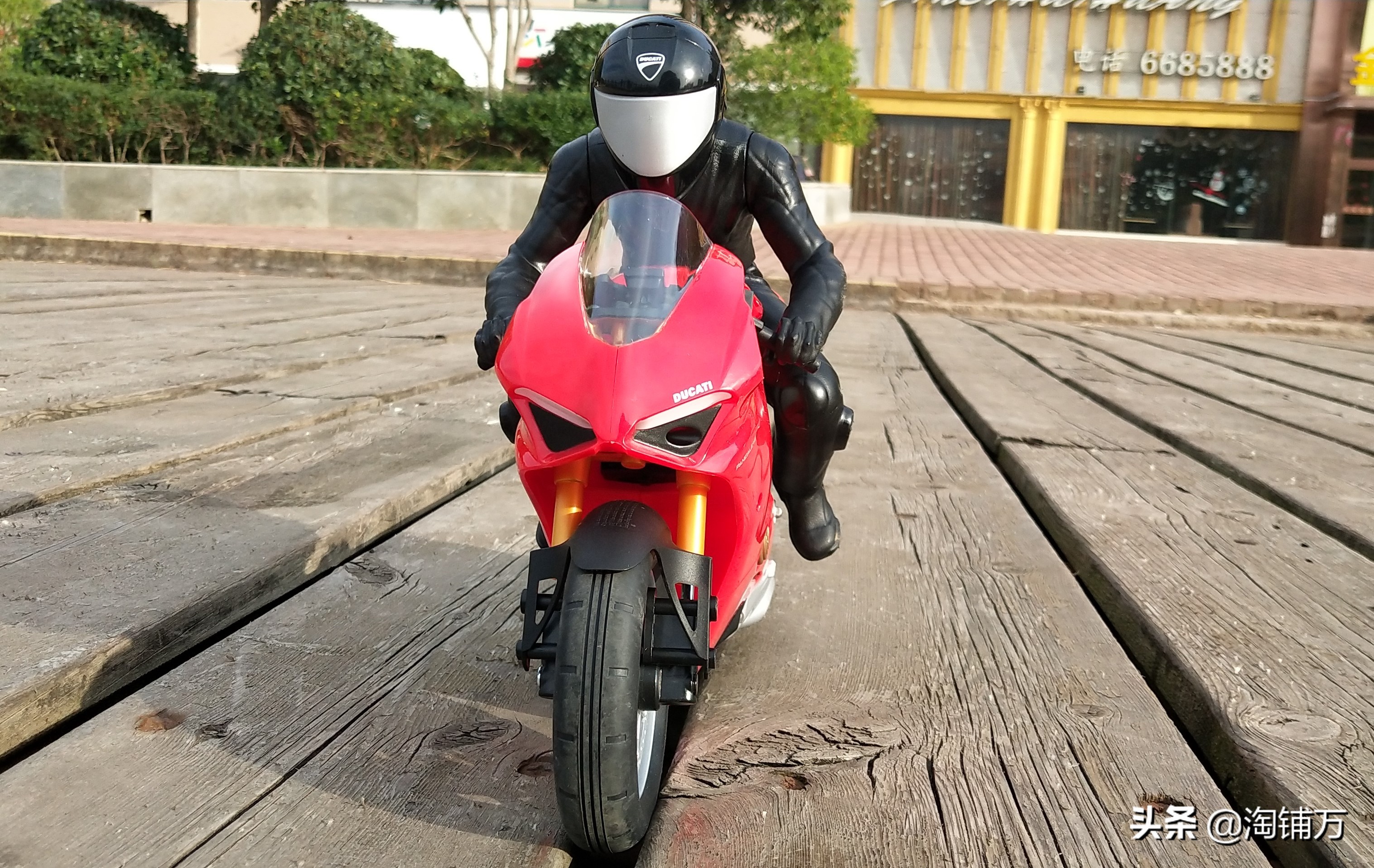 赛科龙巡航摩托车 (杜卡迪智能遥控摩托)