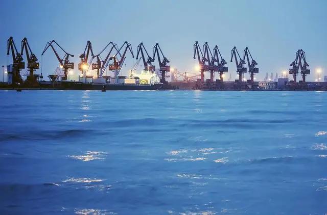 世界十大港口中国占哪七大港口,全球有几个世界第一大港口