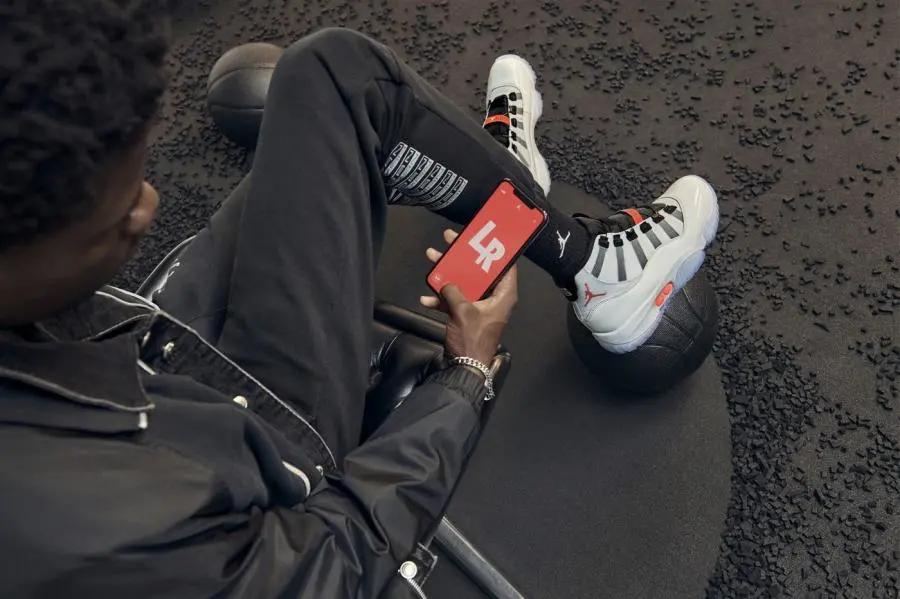 aj11现价多少元,aj11自动系鞋带出售