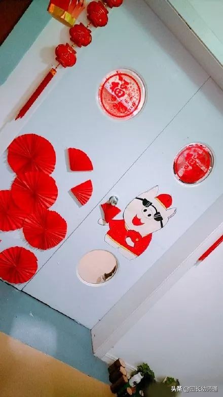 幼儿园迎新年装饰教室方式,最新幼儿园六一大门厅环境布置