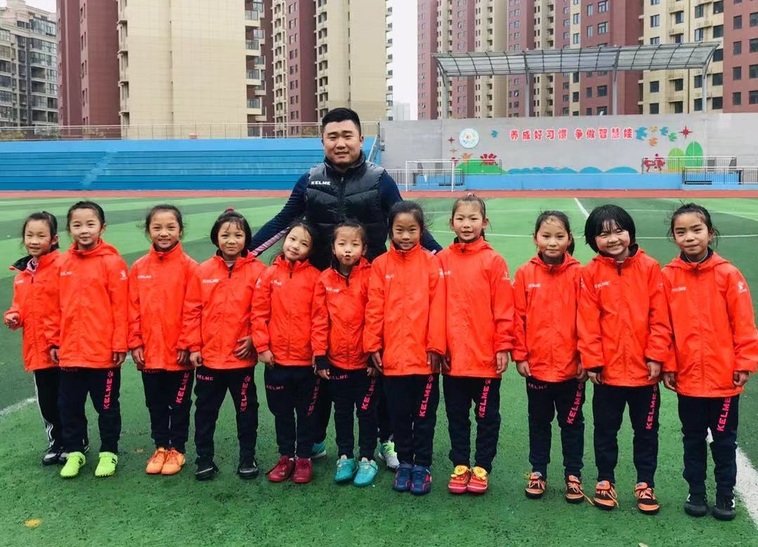 当硬汉遇上可爱的小女孩,当硬汉碰上小女孩