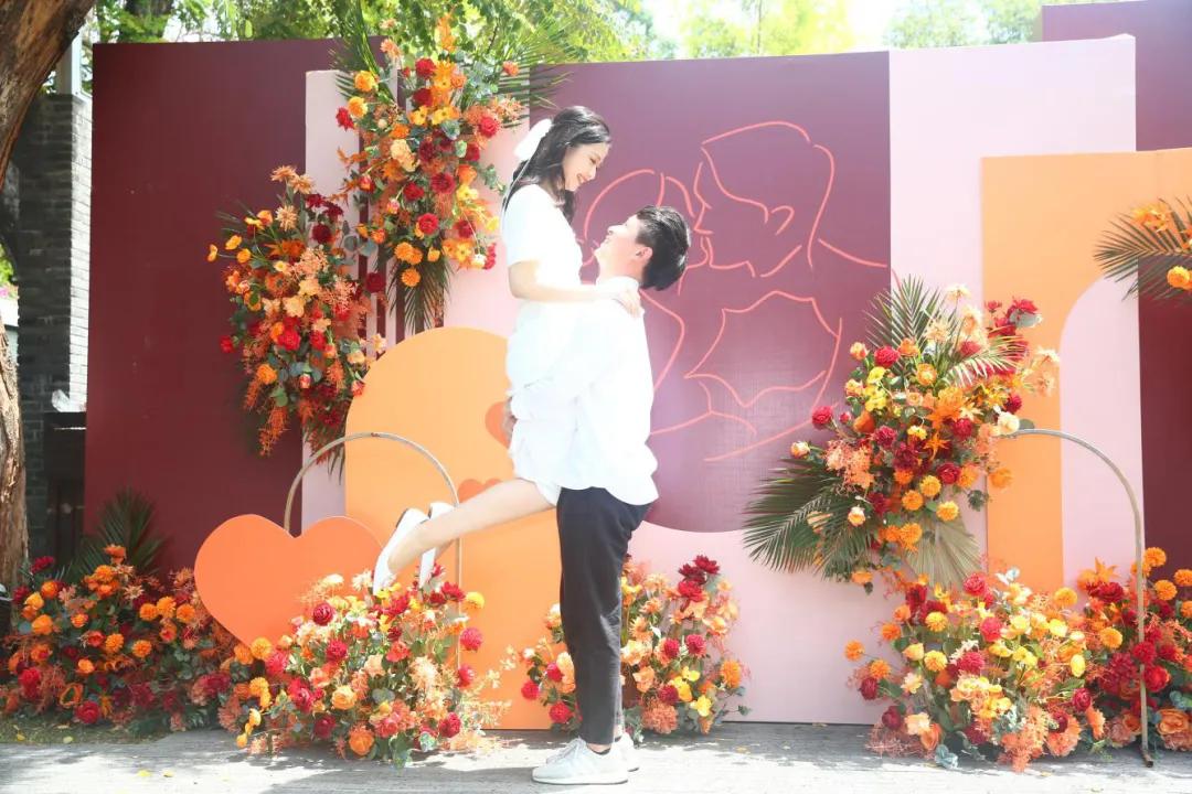 甜蜜520婚姻登记报道,民政局520领证结婚现场