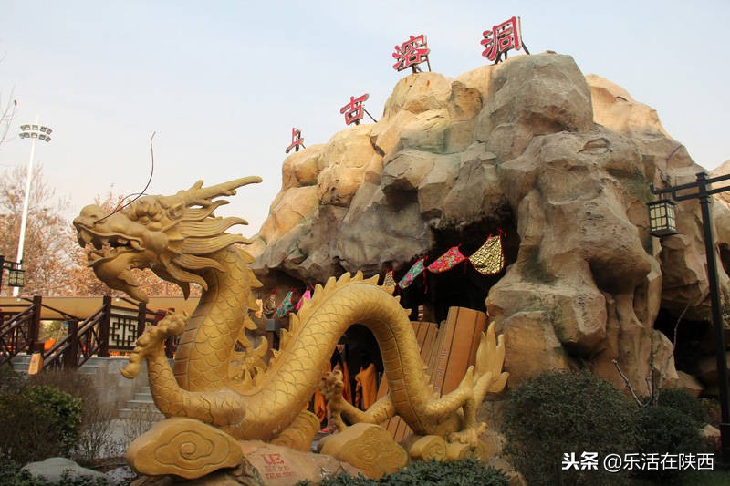 美女红酒肚兜秀，最美中国风，寒冬中华郡嗨翻天