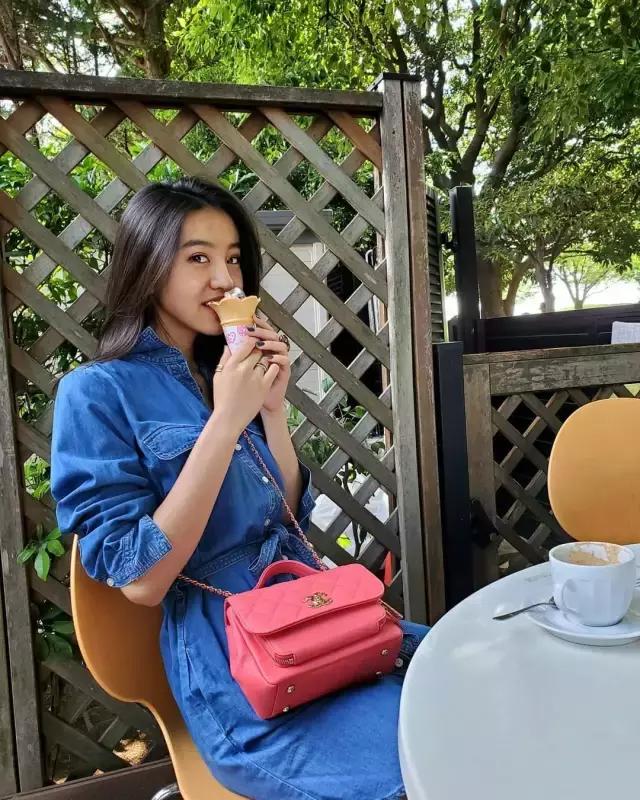 15岁拿下香奈儿,15岁靠自己拿下香奈儿