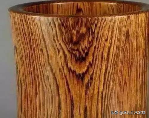 海南黄花梨和小叶紫檀手串对比,海南黄花梨和小叶紫檀对比