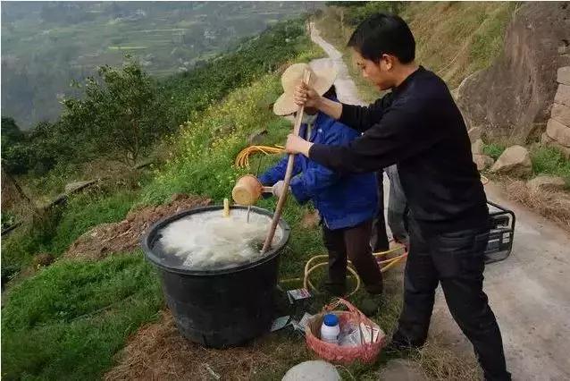 买的有机肥料为啥不溶水,为什么有的肥料很难溶