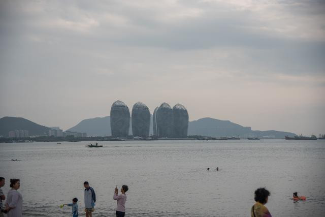三亚哪里的海景最美,三亚的海边夜景真的很美