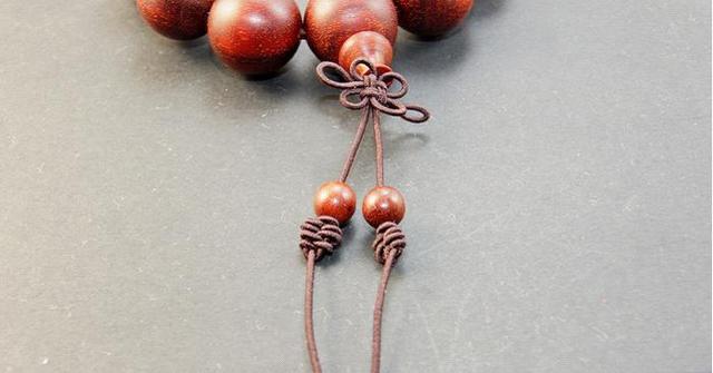 如何给文玩手串换绳,文玩换绳打结方法图解