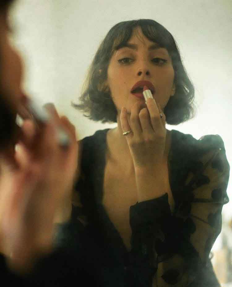 法国女人喜欢玫红色口红图片,法国女人最爱什么颜色口红