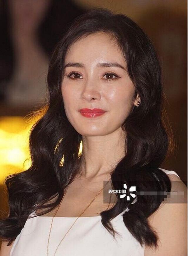 为什么很多女生化完妆会油腻？做好这两点，拥有清爽好肤感