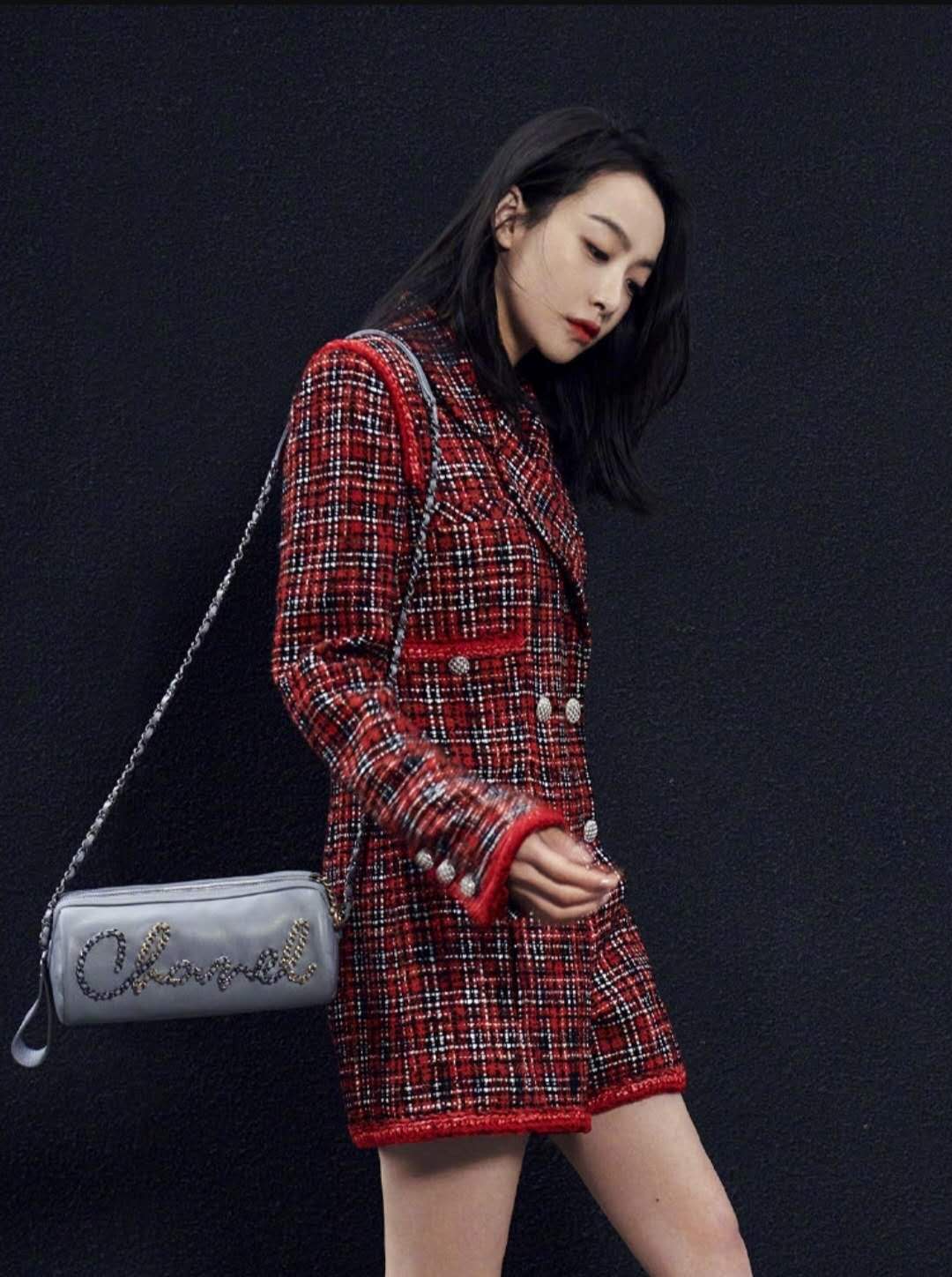 宋茜真会穿亮片裤穿出高级感,宋茜红色上衣似宫廷装