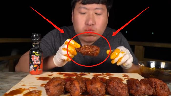 大胃王吃100个炸鸡腿,大胃王吃炸鸡腿视频