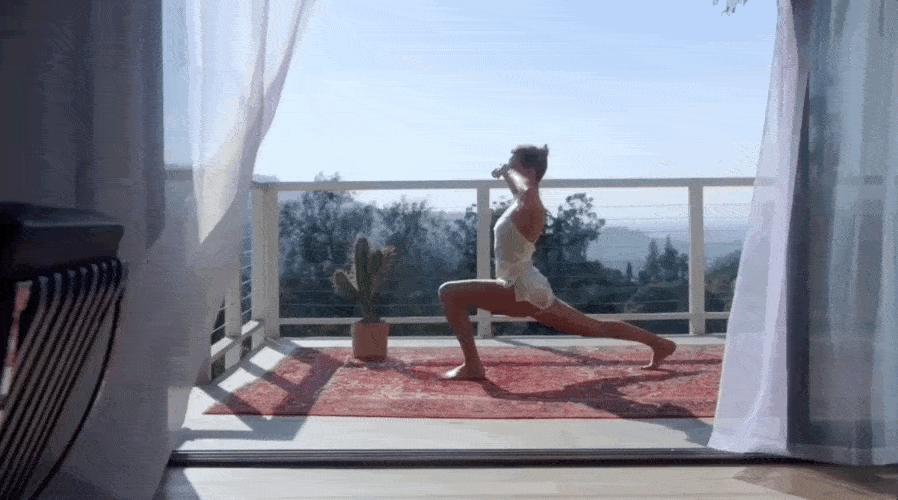 她爆红了整个娱乐圈,她的成名史