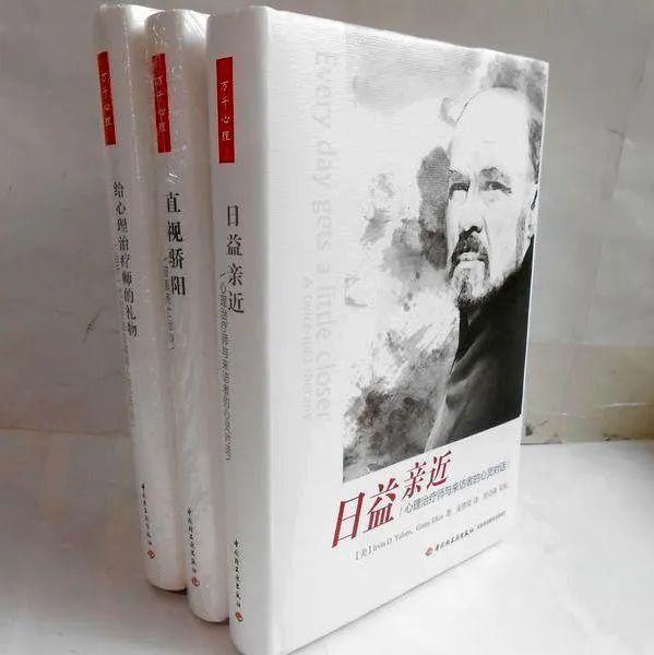 欧文亚隆现状,欧文亚隆的妻子几岁去世