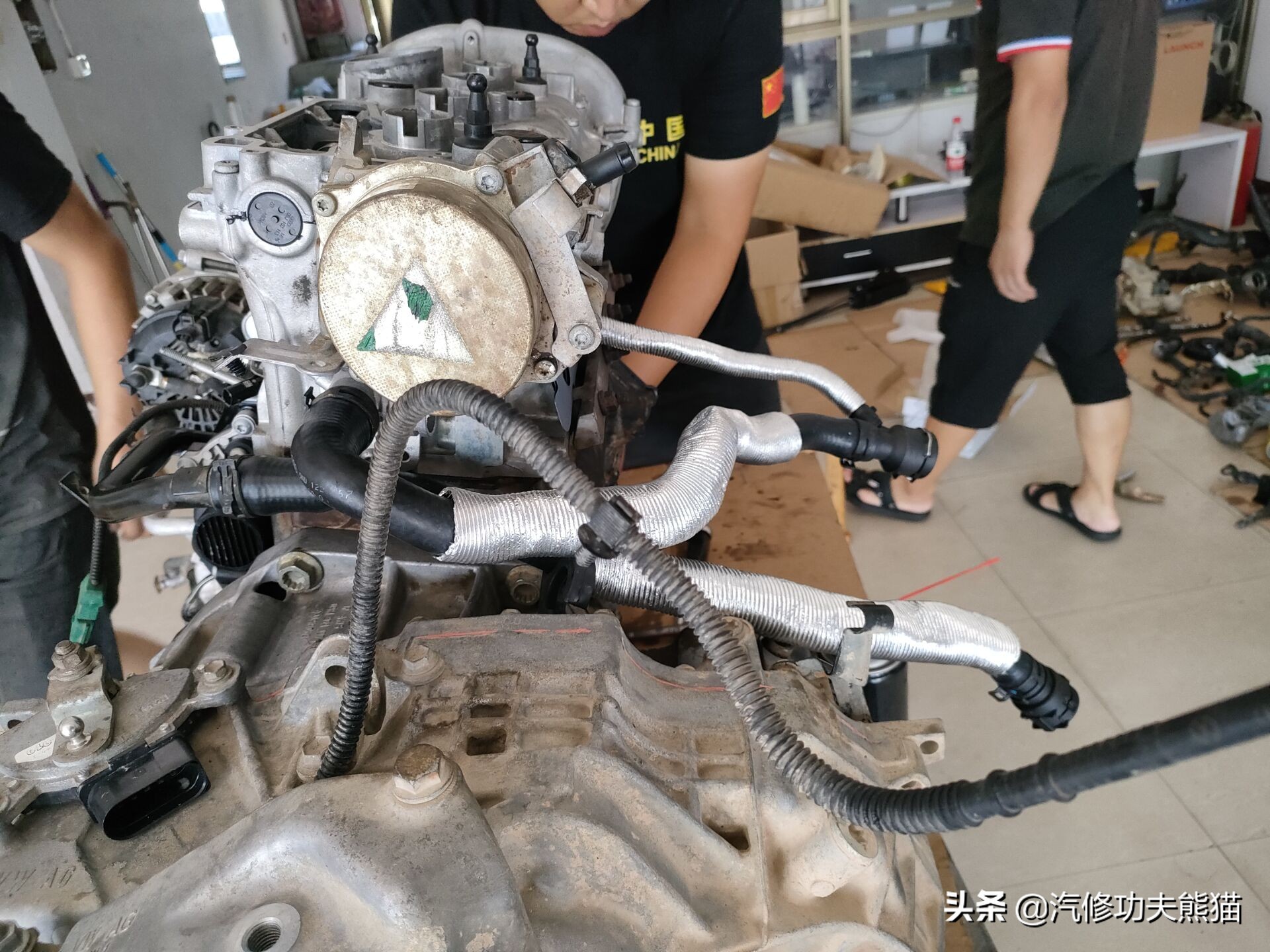 老途观发动机漏油维修,老途观涡轮增压器漏油维修多钱