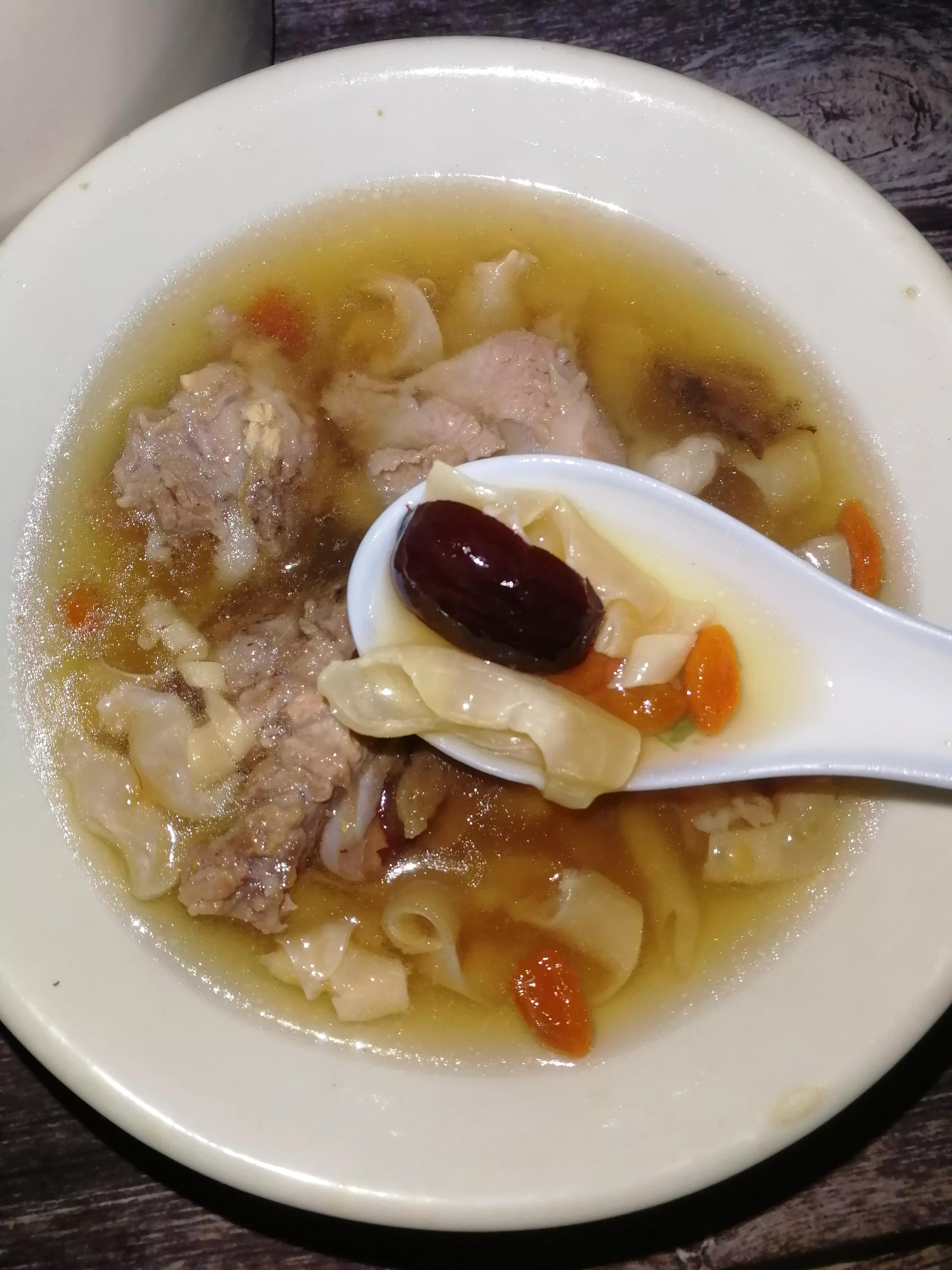 冬天鱼胶炖什么汤补身体,鱼鳔胶和什么煲汤有营养