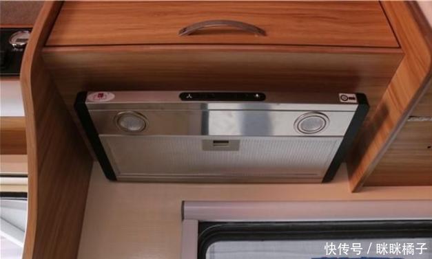 宇通5.99米自动挡中巴房车,看上去和普通车一样的房车