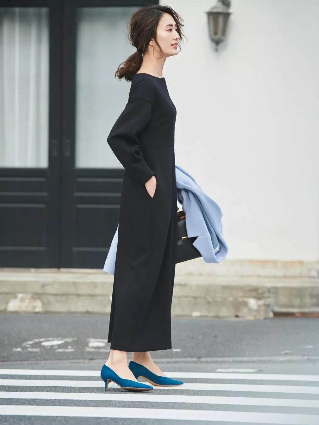 冬季无袖连衣裙怎么搭配,冬季粉色连衣裙打底裤搭配