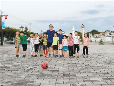 想成立训练小学生的足球工作室,创建体育训练营需要什么