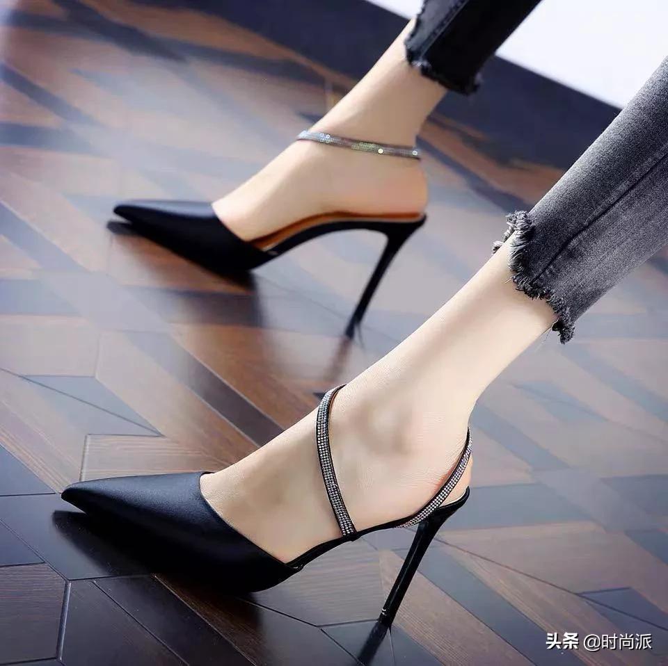 气质穿搭绕不开的裸色系高跟鞋,气场十足的高跟鞋优雅时髦两不误
