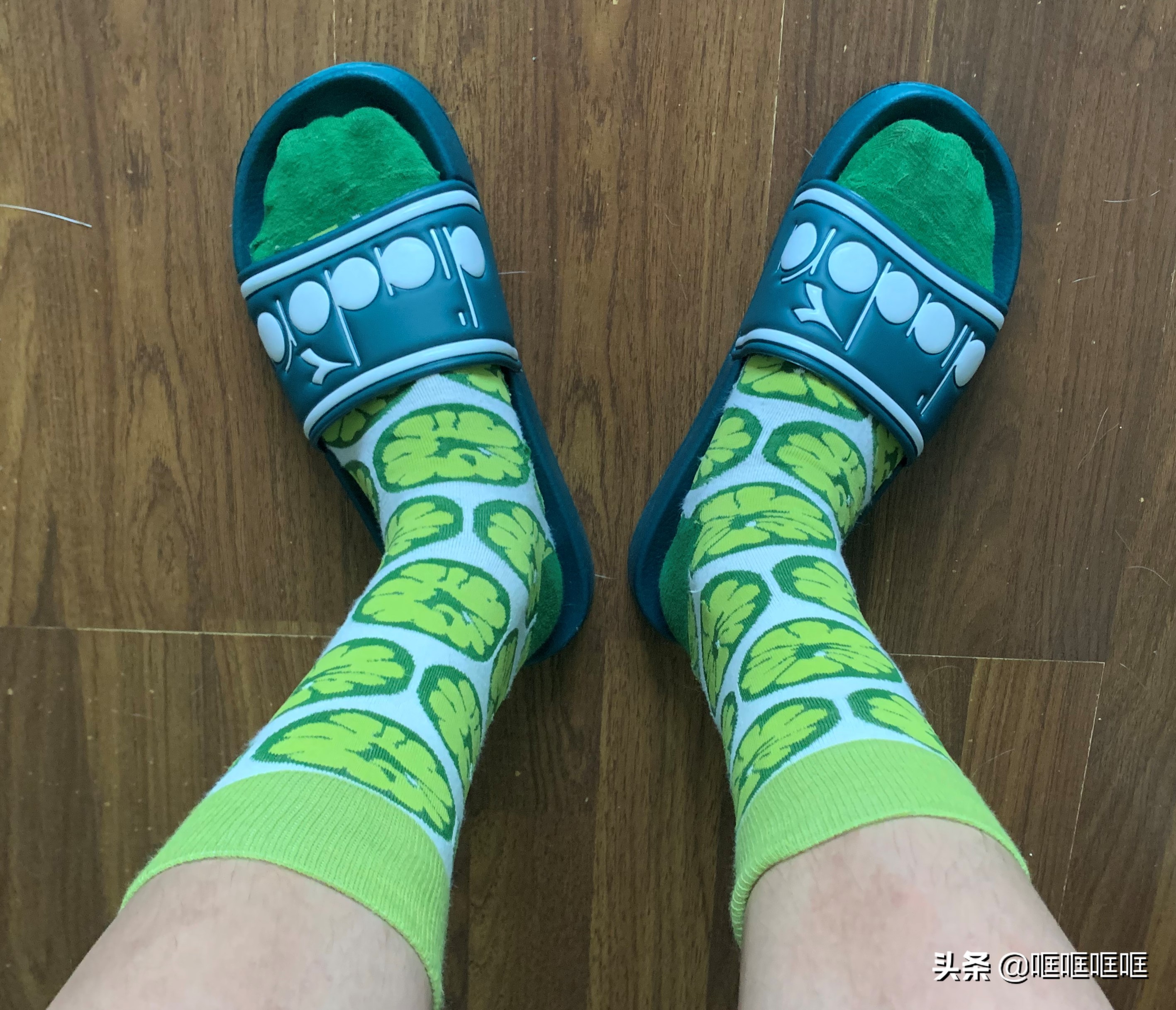 100块钱有两双的鞋子,100元买了三双鞋