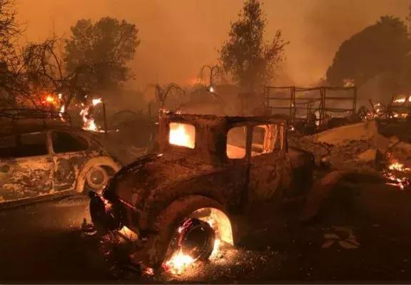 「三分钟法治新闻全知道」患病小伙想捐眼角膜医生却说：这个世界希望你亲自去看