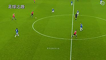 足球跑位传球教学基本功,足球怎么传球新手教学