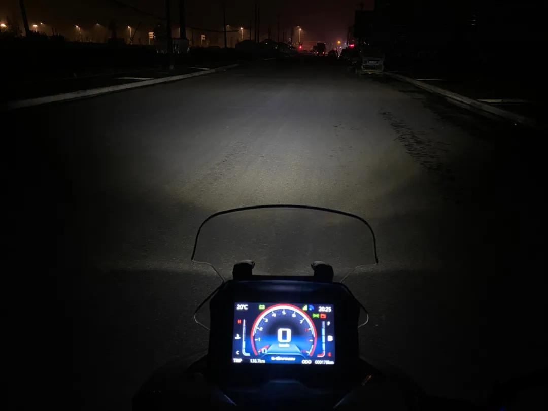 大阳ADV150胖虎试驾:真正的跨界踏板,兼顾城市越野可玩性极高